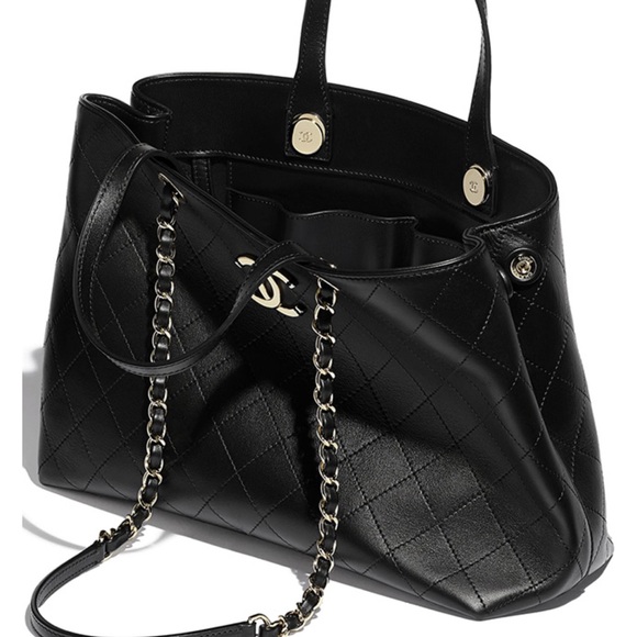 Authentic Black Calfskin Quilted Leather Shopping Bag - Picture 16 of 16